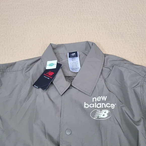 New Balance Essentials Coach windbreaker jacket size XL - Picture 3 of 6